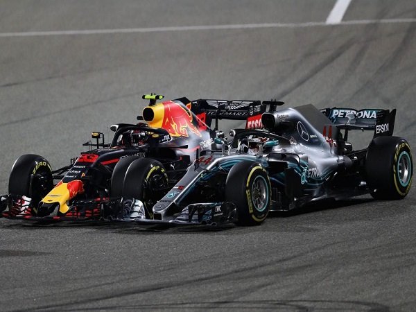 Lewis Hamilton Klaim Max Verstappen Lakukan Tindakan Yang Bodoh Di Bahrain