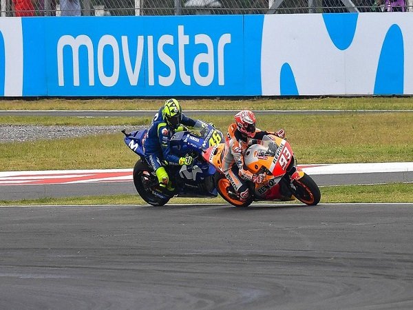FIM Nilai Rossi Dan Marquez Sebabkan MotoGP Tak Kondusif