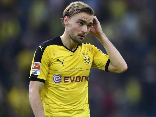 Tak Mainkan Schmelzer, Ini Alasan Pelatih Dortmund