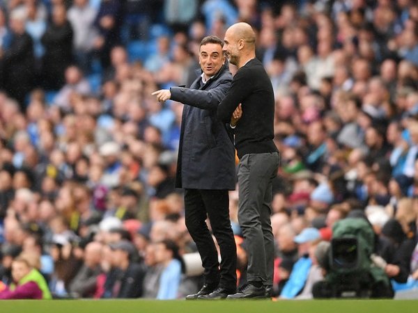 Carlos Carvalhal Sebut Manchester City Berasal dari Planet Lain