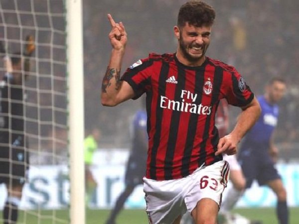 Legenda Inter Beri Komentar Menyakitkan Soal Performa Penyerang Muda Milan Musim Ini