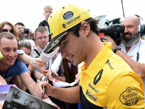 Renault Tawarkan Kontrak Jangka Panjang kepada Carlos Sainz