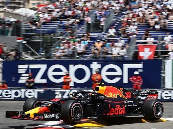 Kembali Kecelakaan di Monako, Verstappen Tidak Belajar dari Kesalahan