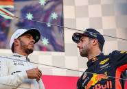 Hamilton Sebut Ricciardo Seharusnya Lebih Dihargai Oleh Red Bulll
