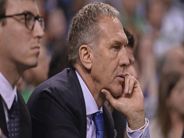 Masalah Tak Kunjung Selesai, 76ers Pertimbangkan Pecat Colangelo