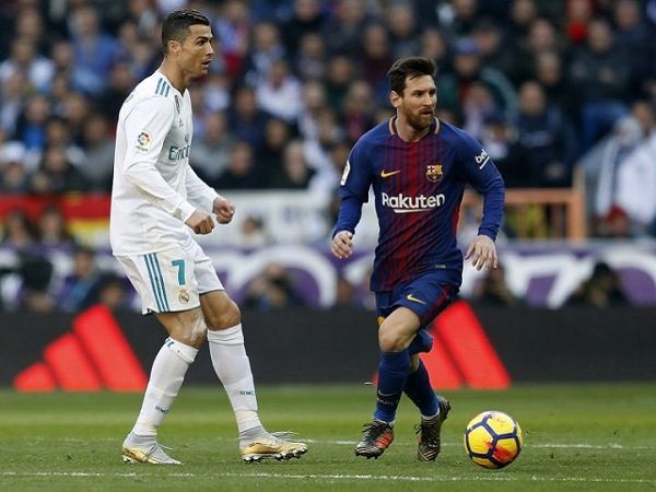 Mustafi Klaim Messi Lebih Sulit untuk Dihadapi Ketimbang Ronaldo