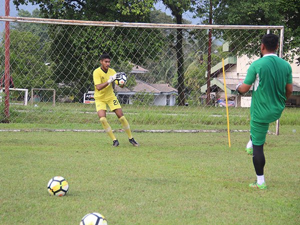 Rendy Oscario, Kiper Muda Semen Padang yang Tak Pernah Puas