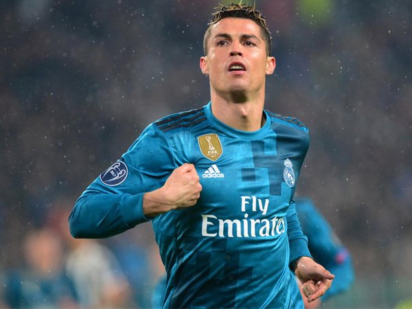 Demi Cristiano Ronaldo, Alexis Sanchez Harus Relakan Nomor 7 Miliknya
