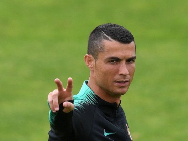 Santos Konfirmasi Ronaldo akan Jadi Starter Ketika Portugal Hadapi Aljazair
