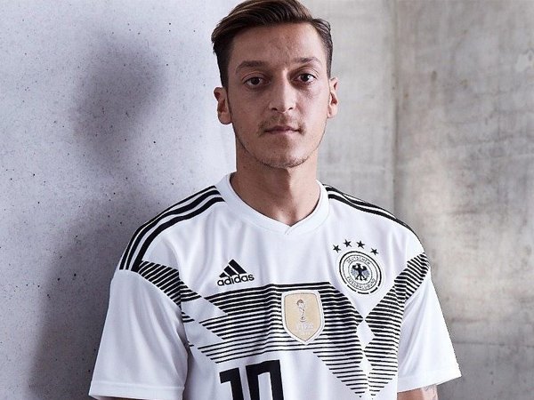 Dinyatakan Pulih, Mesut Ozil Siap Diturunkan Saat Jerman Tantang Meksiko