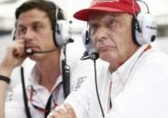 Mercedes Anggap Hukuman Bagi Sebastian Vettel Terlalu Ringan