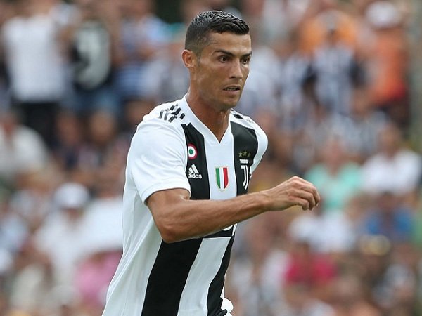 Buffon dan Lichtsteiner Doakan Ronaldo di Juventus