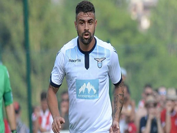 Defender Terpinggirkan Lazio Tanggapi Transfernya ke Vasco da Gama