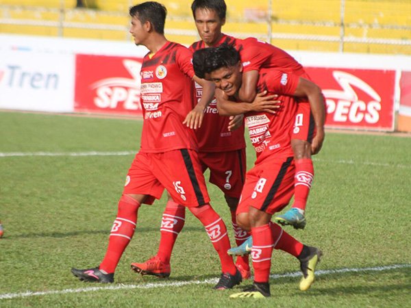 Semen Padang FC 2-0 Persibat Batang, Dua Gol Irsyad Maulana Menangkan Kabau Sirah