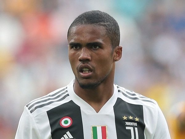 Larangan Bertanding Tiga Laga Menanti Douglas Costa