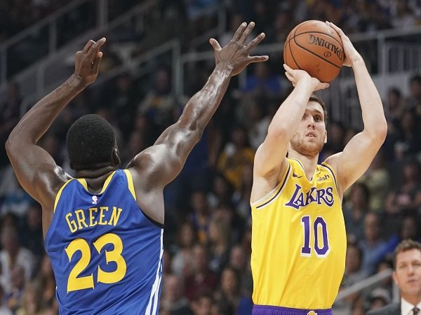 Los Angeles Lakers Tutup Laga Pramusim dengan Manis
