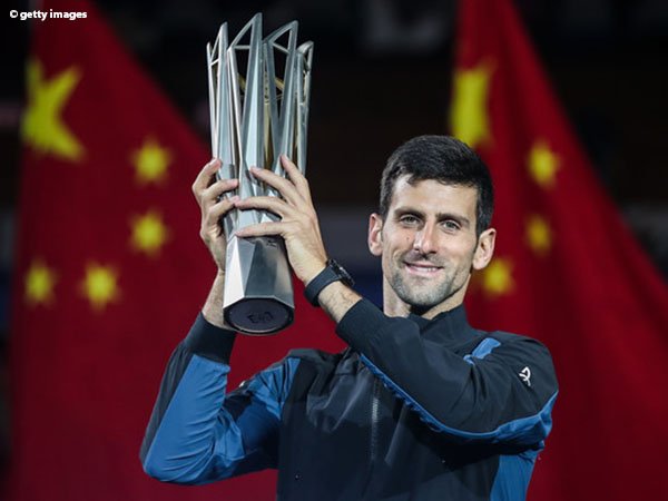 Novak Djokovic Naik Podium Juara Di Shanghai