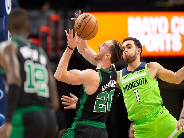 Gordon Hayward Impresif, Celtics Kalahkan Timberwolves
