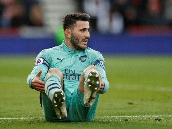 Bikin Blunder, Kolasinac Dihibur Skuat Arsenal