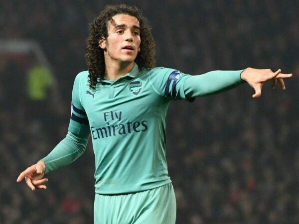 Unai Emery Sarankan Guendouzi Ubah Gaya Rambut