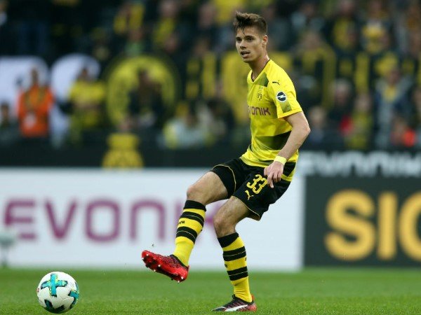 Jarang Dimainkan di Dortmund, Julian Weigl Diincar AS Roma