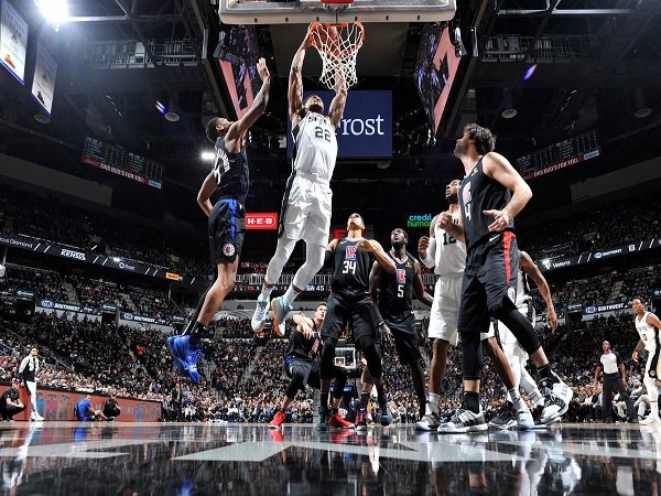 Tampil Dominan, Spurs Raih Kemenangan Telak Atas Clippers