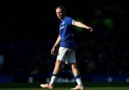 Silva Tegaskan Everton Tidak Akan Pinjamkan Tom Davies