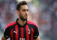 AC Milan Siap Jual Hakan Calhanoglu Demi Cesc Fabregas