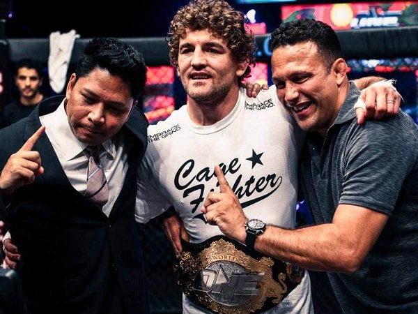 Ben Askren Kontra Robbie Lawler Dijadwalkan Untuk UFC 235