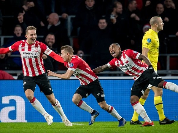 Kalahkan AZ Alkmaar 3-1, PSV Jadi Juara Paruh Musim Liga Belanda
