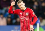 Southampton Relakan Steven Davis Gabung Rangers