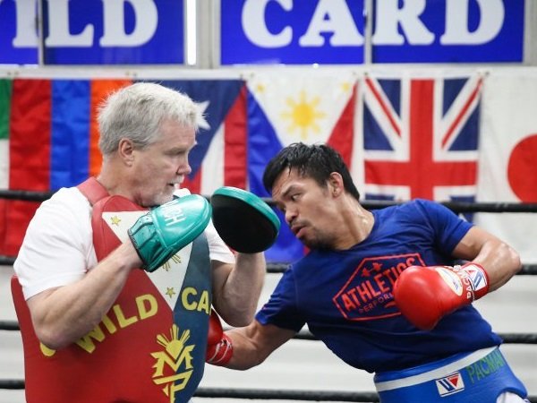 Roach Pede Broner Akan Tumbang di Tangan Pacquiao