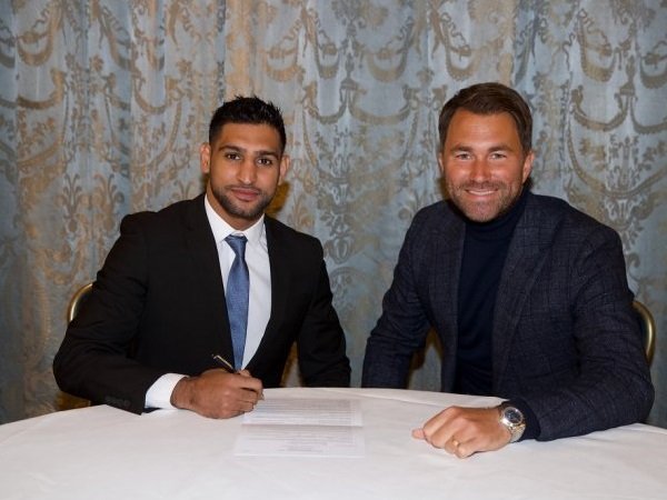 Eddie Hearn Tetap Ingin Amir Khan Lawan Kell Brook