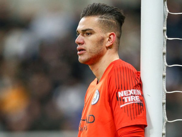 Jamu Arsenal, Man City Terancam Tanpa Ederson