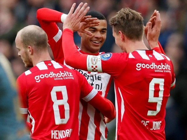 Kemenangan Besar PSV Atas Fortuna Sittard Harus Dibayar Dengan Cederanya Bergwijn