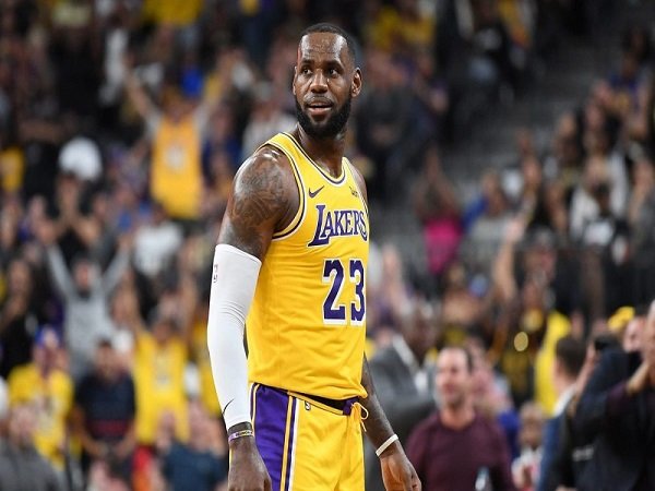 Lakers Mulai Khawatir Akan Permainan LeBron James