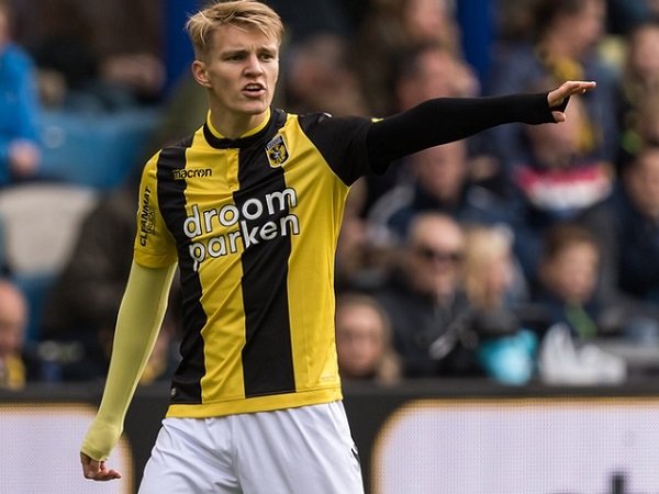 Ajax Bersedia Pecahkan Rekor Transfer Untuk Dapatkan Odegaard?