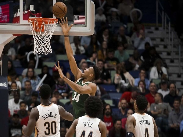 Milwaukee Bucks Menang Telak Atas New Orleans Pelicans