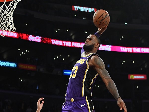 Los Angeles Lakers Tak Tutup Kemungkinan Lepas LeBron James
