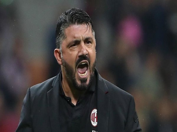 Jelang Semifinal Coppa Italia, Milan Akan Coba Skema Tiga Bek