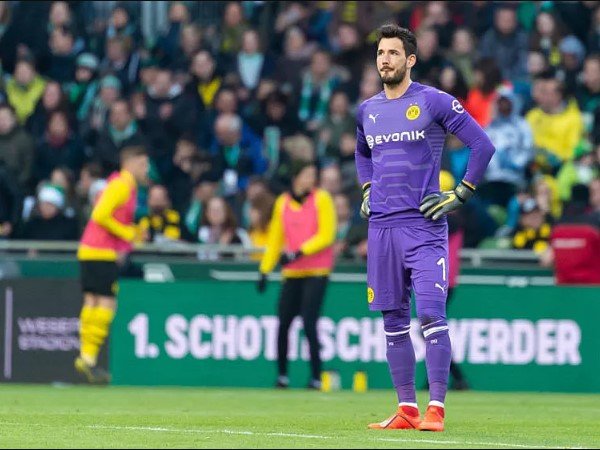 Diimbangi Werder Bremen, Arsitek Borussia Dortmund Tolak Salahkan Roman Burki