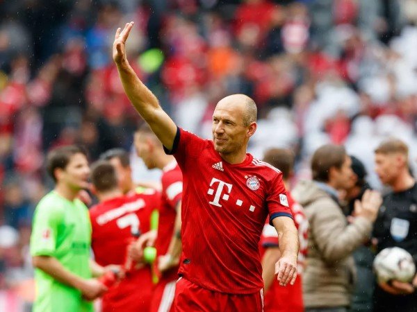 Kenyamanan dan Keluarga Jadi Alasan Robben Betah Bela Bayern Munich