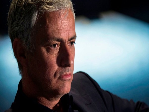 Jose Mourinho Berencana Kembali Melatih Musim Depan