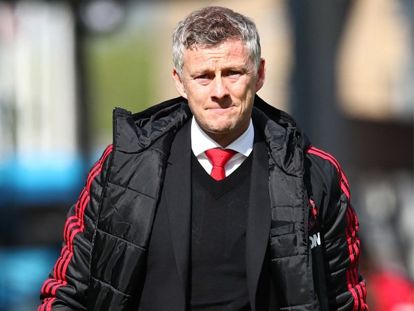 Stam Sebut Solskjaer Sosok yang Tepat Tangani MU