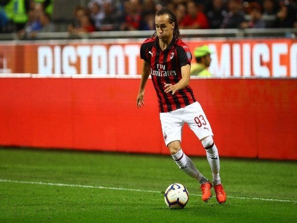 Diincar Tiga Klub, AC Milan Siap Lepas Diego Laxalt