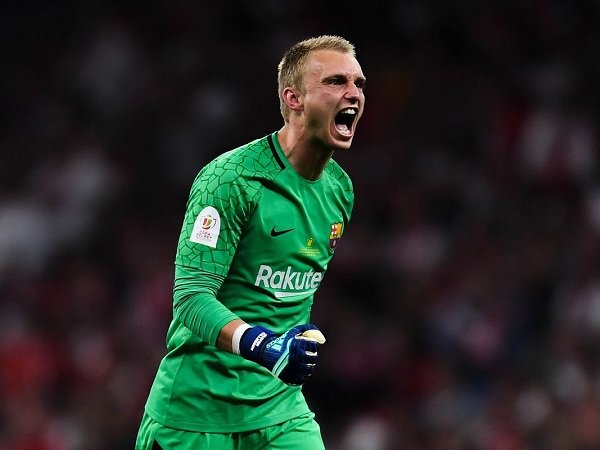 Barcelona Tunda Transfer Tukar Guling Cillessen-Neto dengan Valencia