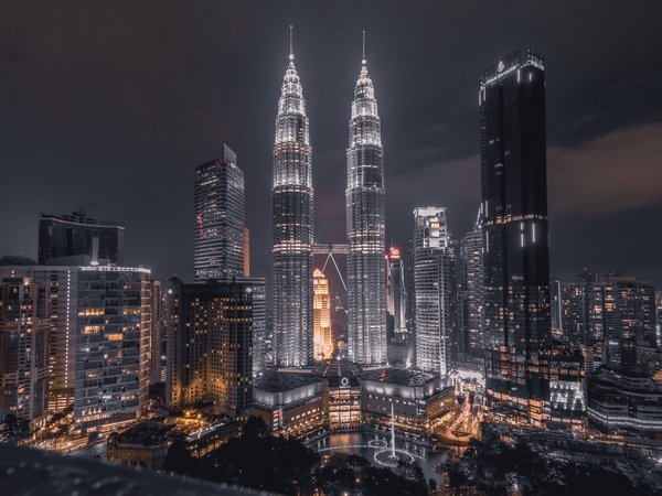 7 Alasan Kamu Harus Mengunjungi Negara Malaysia