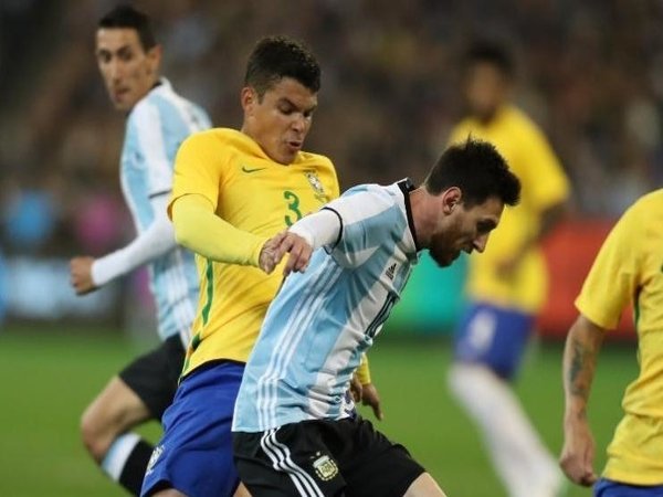 Copa America: Thiago Silva Waspadai Ancaman Messi
