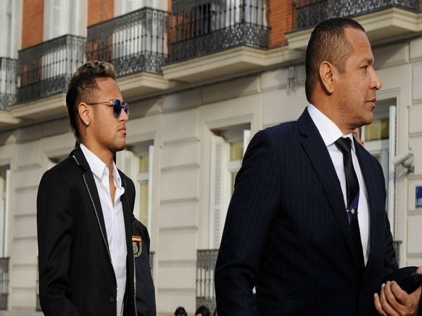 Sebut Kemenangan 6-1 Barcelona vs PSG Sebagai Momen Terbaik, Neymar Senior Bela Sang Anak