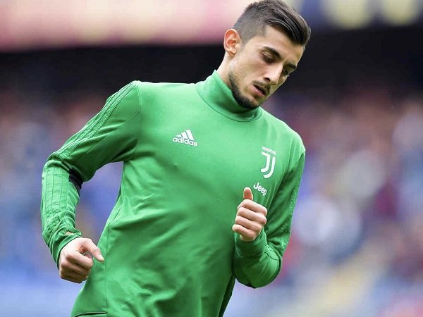 Juventus akan Dapatkan Pemain Muda dari Transfer Perin ke Benfica
